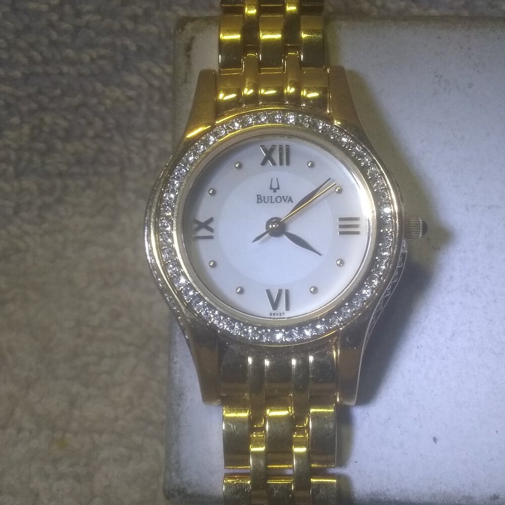 Bulova Dress Watch Women MOP Dial Crystal Ring  Gold Link Band C960620 Minty !!